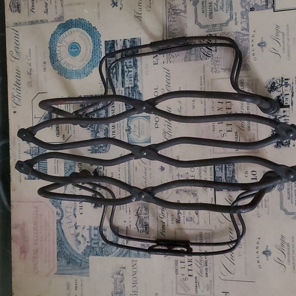 Vintage Casserole Dish Trivet Expandable Holder - Picture 6 of 9